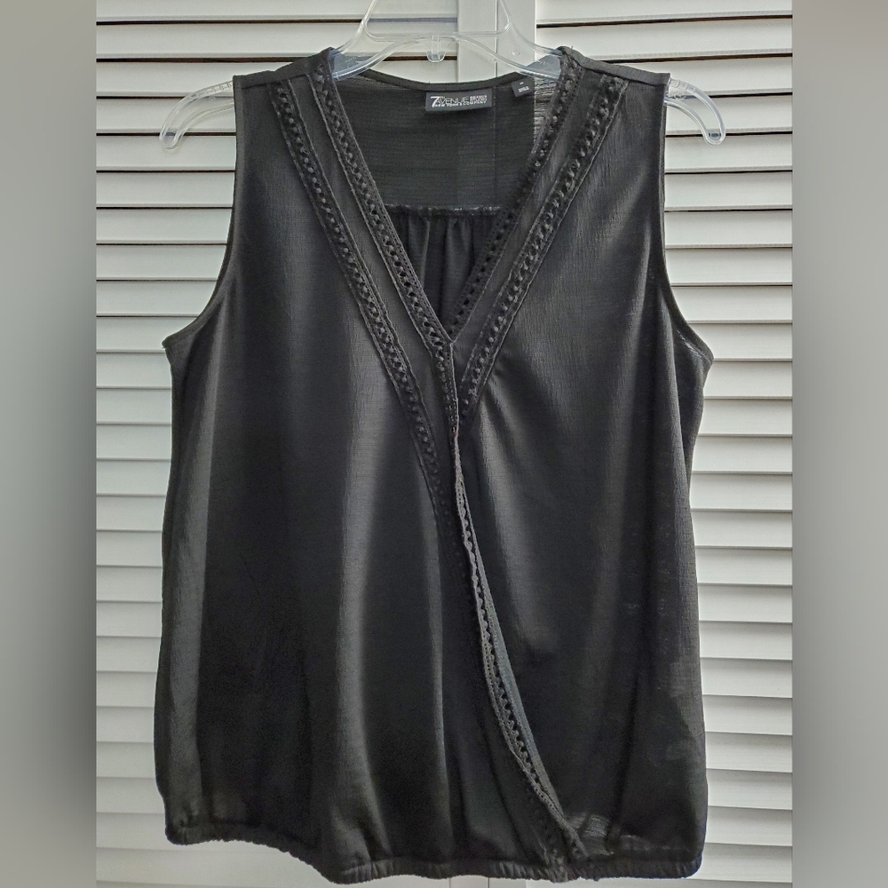 New York & Co 7th Avenue Black Sleeveless Blouse Size
